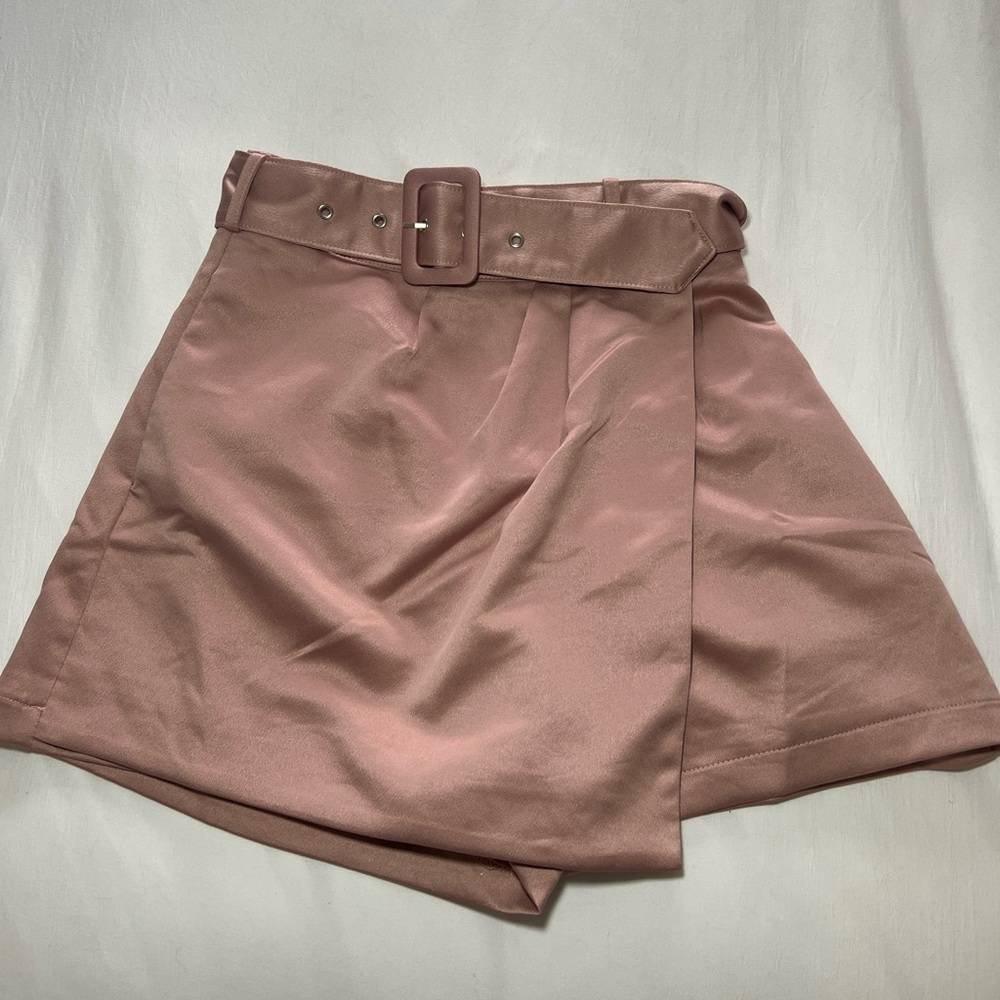 Satin rose gold DO+BE small skort with belt.